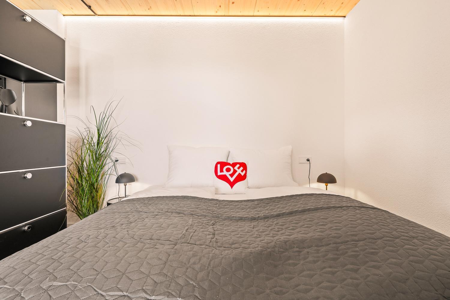 Penthouse Mit Traumhafter Terrasse Klimatisiert Apartment Friedrichshafen Bagian luar foto